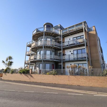 Flat 19 By The Beach Харуич Екстериор снимка