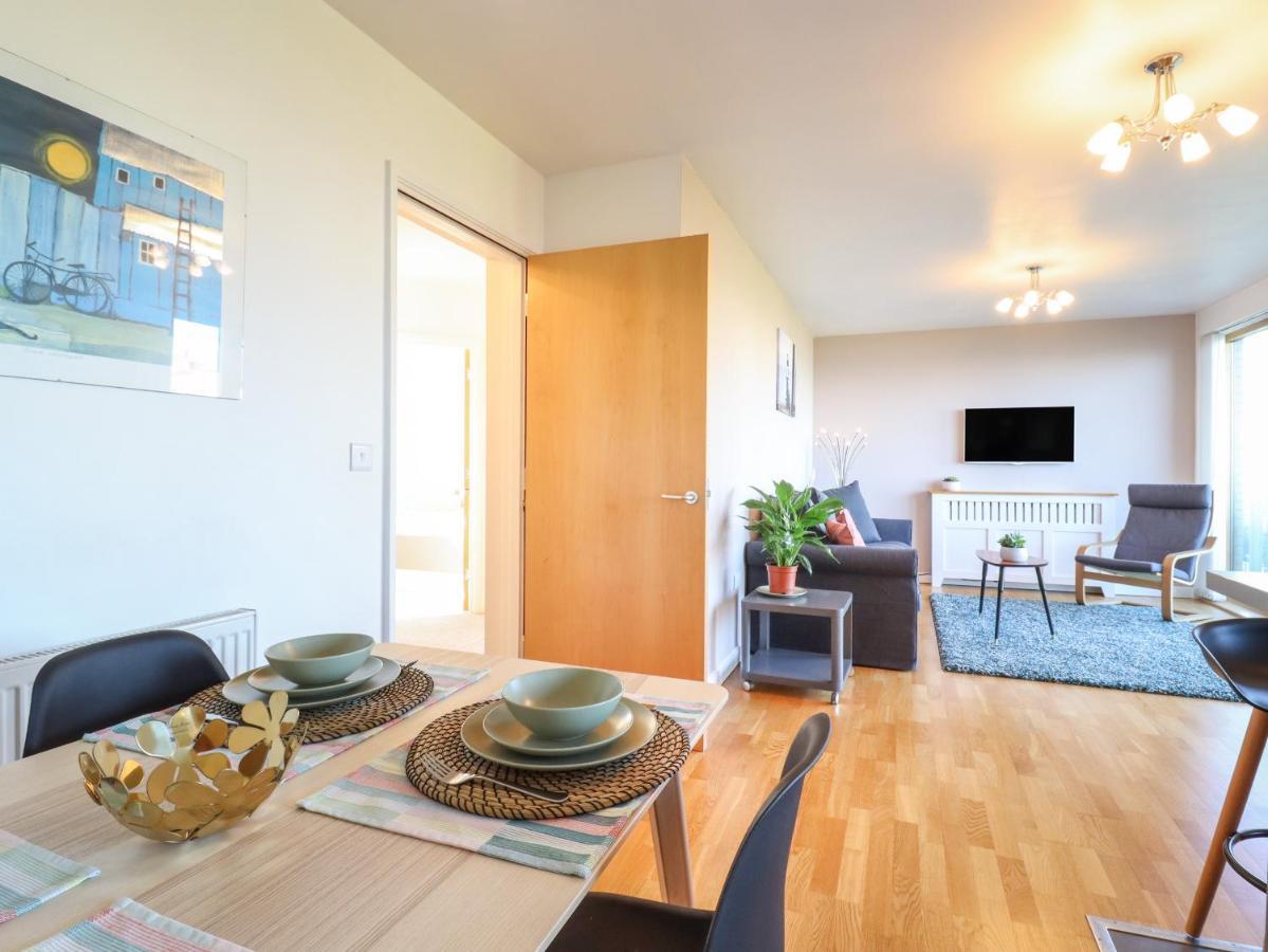 Flat 19 By The Beach Харуич Екстериор снимка