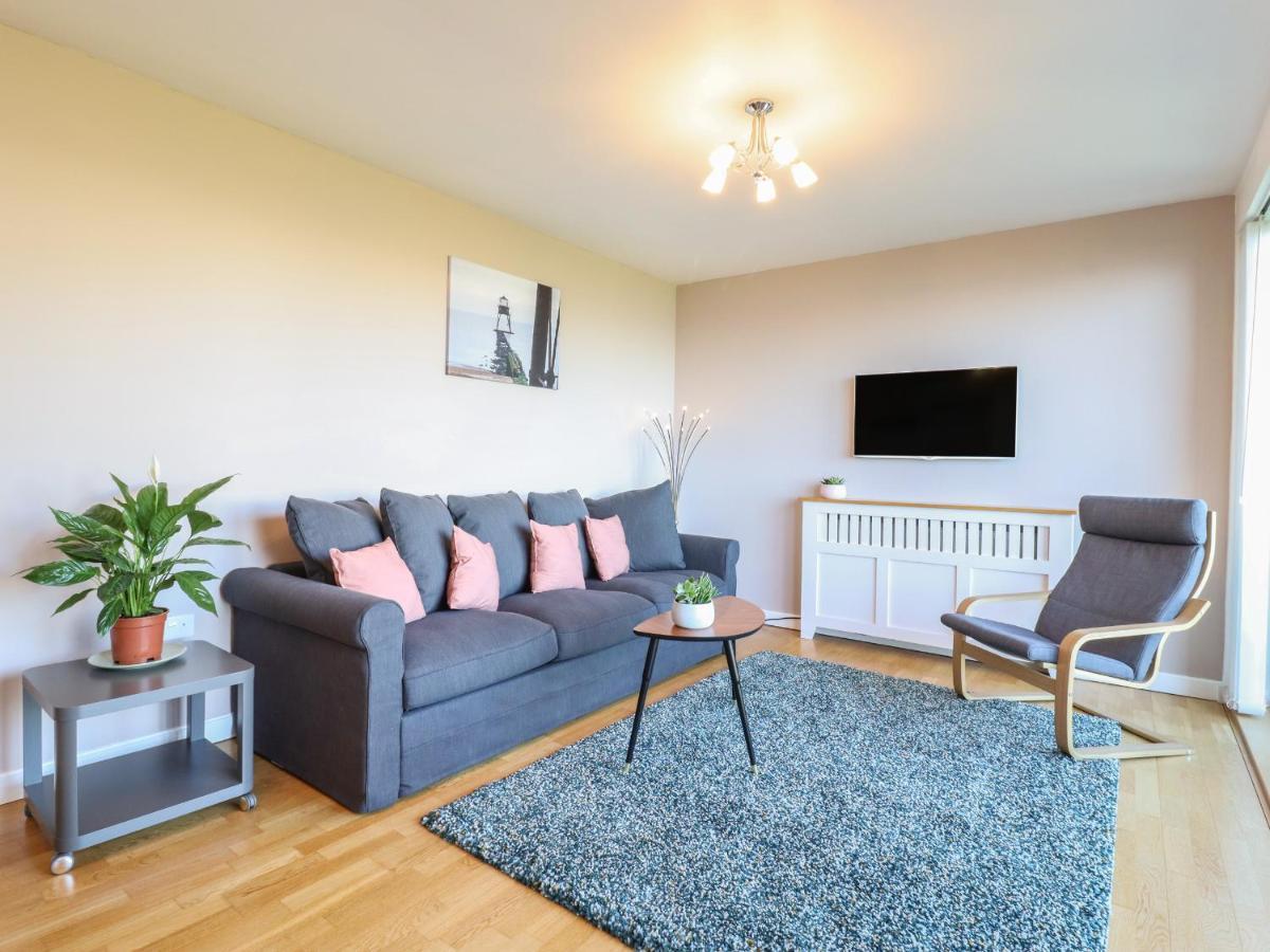Flat 19 By The Beach Харуич Екстериор снимка